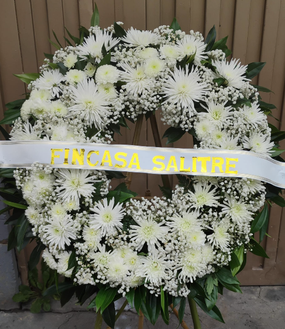 Corona fúnebre de flores blancas. Tamaño grande R42