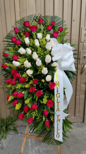 Pedestal media luna rosas blancas y rojas R 16