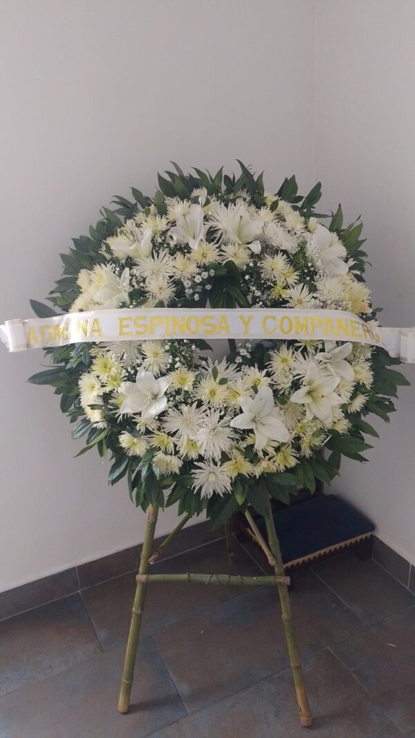 Corona fúnebre de flores blancas R45
